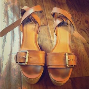 Pour Le Victoire wedge sandals